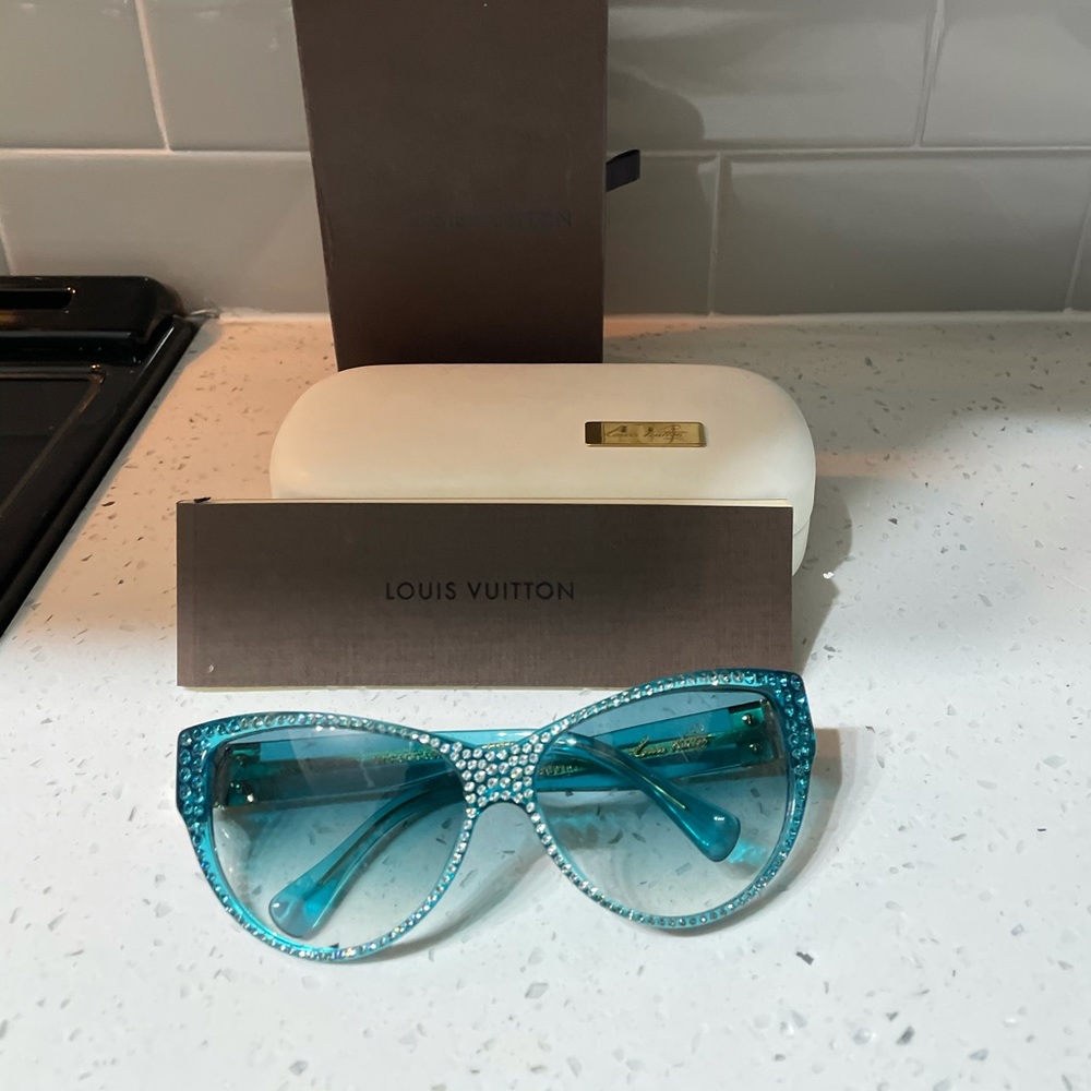 LOUIS VUITTON LADY TIGER RUNWAY GLASSES